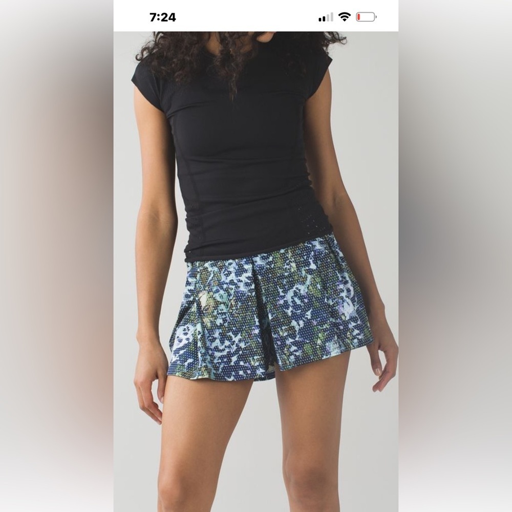 Lululemon Athletica Blue Patterned Athletic Shorts - Picture 5 of 8